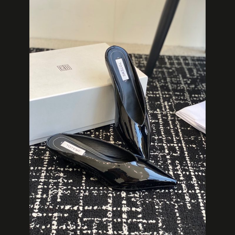 Toteme Simple, quiet, expensive-looking. Toteme rep demand reps — verified April 2026 batch