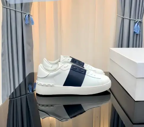 Valentino Rockstud Sneakers 3