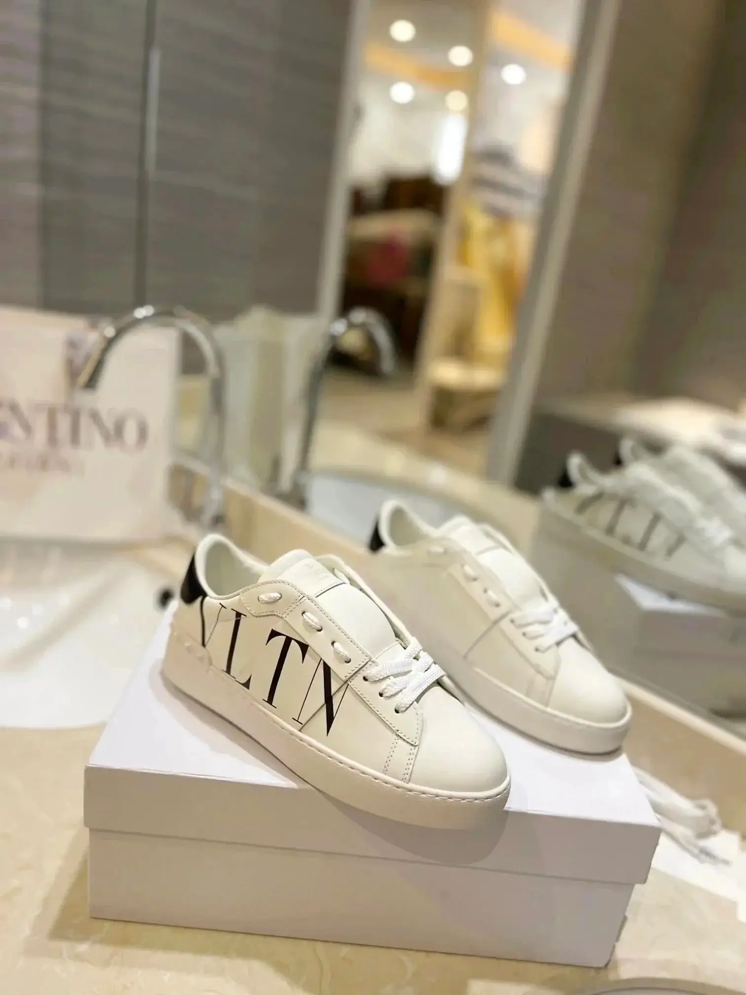 Valentino Sneakers 7